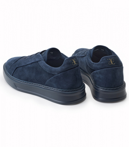 4F6A1530
