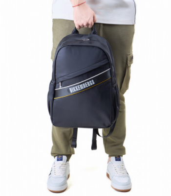 4F6A2517